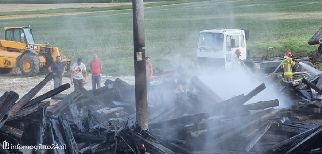 Strażacy interweniowali w Strzelcach. Co się stało? [ZDJĘCIA]