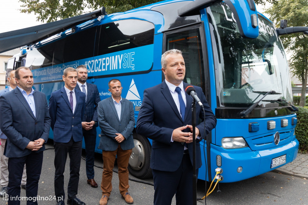 Szczepionkobus w powiecie mogileńskim. Relacja z Wylatowa [VIDEO, ZDJĘCIA]