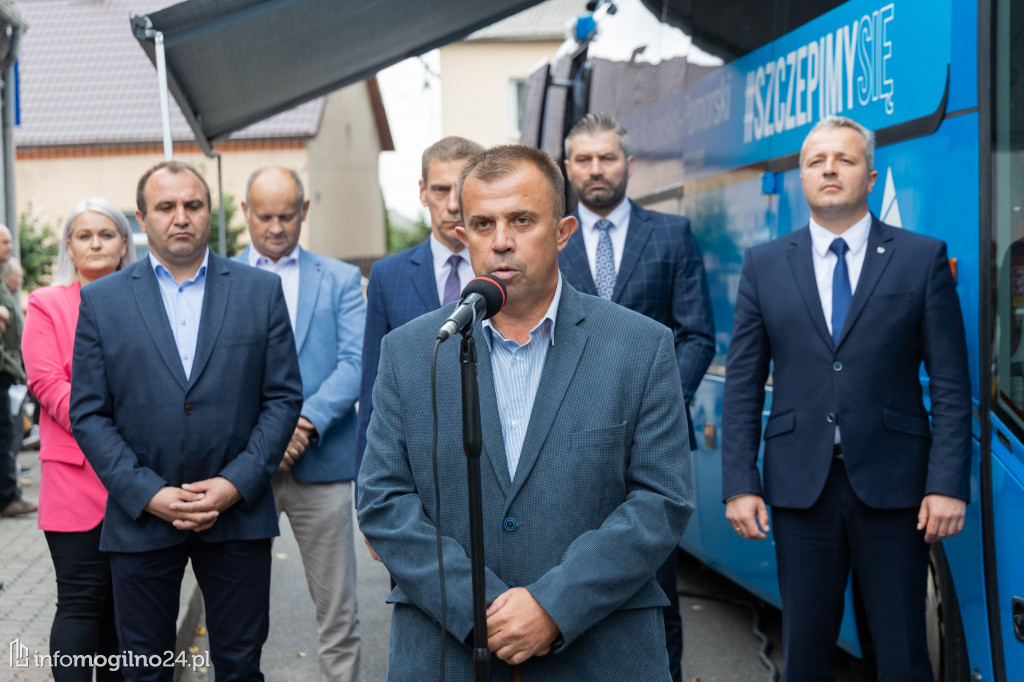 Szczepionkobus w powiecie mogileńskim. Relacja z Wylatowa [VIDEO, ZDJĘCIA]