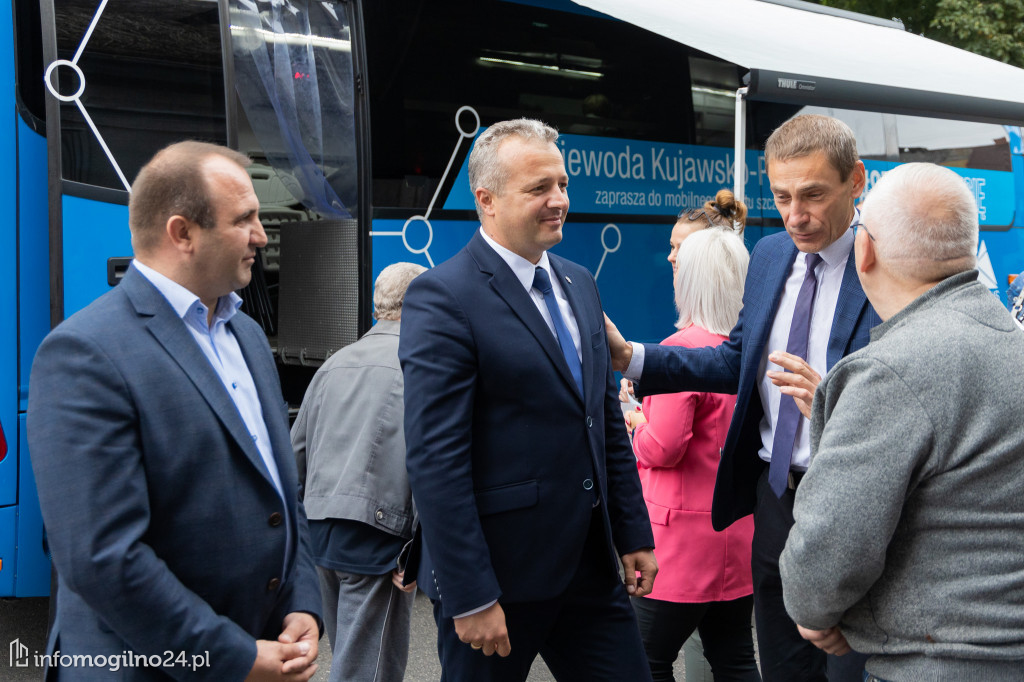 Szczepionkobus w powiecie mogileńskim. Relacja z Wylatowa [VIDEO, ZDJĘCIA]