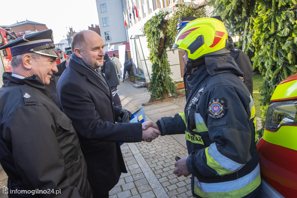 Samochody strażackie trafiły do jednostek w całym regionie