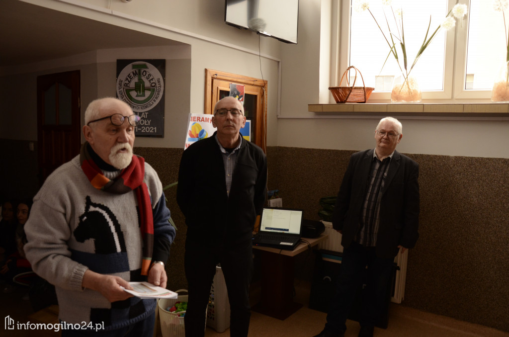 Nowa wystawa Szkolnej Galerii Sztuki w inowrocławskim rzemiośle [ZDJĘCIA]