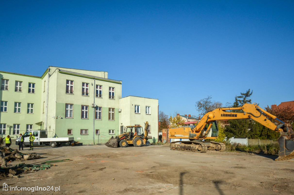 Wznowiono prace przy budowie boiska przy Zespole Szkolno-Przedszkolnym nr 2