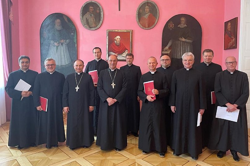 Prymas Polski dokonał zmian personalnych wśród księży. Obejmą Mogilno [ZDJĘCIA]