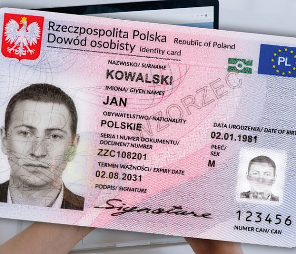 3 miliony Polaków musi wyrobić nowy dowód osobisty. Lepiej sprawdź swój!-5943