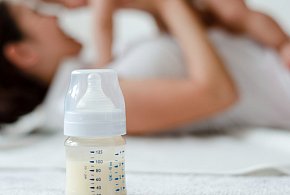 Groźna bakteria w mleku dla niemowląt. Nie podawaj dzieciom!-6032