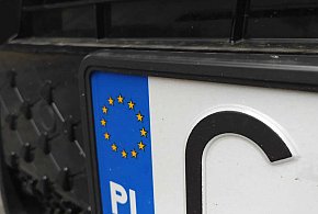 Rejestracja auta przez internet i koniec z przynoszeniem tablic. Rząd przyjął...-9516