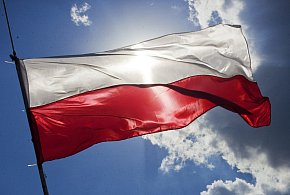 Flaga i hymn na nowo? Rząd chce korekty przepisów dot. symboli narodowych-9579