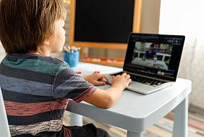 Popularni influencerzy mogą mieć kłopoty. Treści dla dzieci budzą kontrowersje-10329