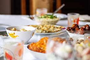 Polacy znów sięgną głębiej do kieszeni. Tyle wydają na świąteczne jedzenie-10531