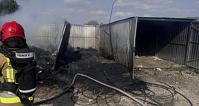 Dąbrówka: Spłonął blaszany garaż-9804