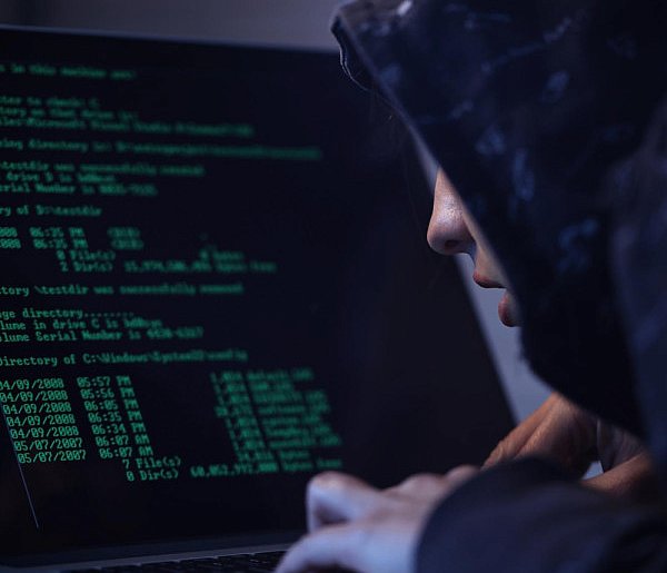 Wyciek danych z tysięcy sklepów internetowych. Ujawniono dane klientów-10255