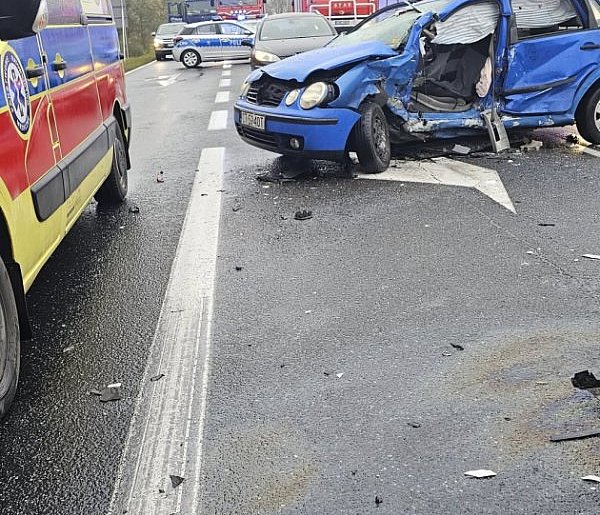 Zderzenie dwóch samochodów osobowych  na drodze do Strzelna [FOTO]-10265
